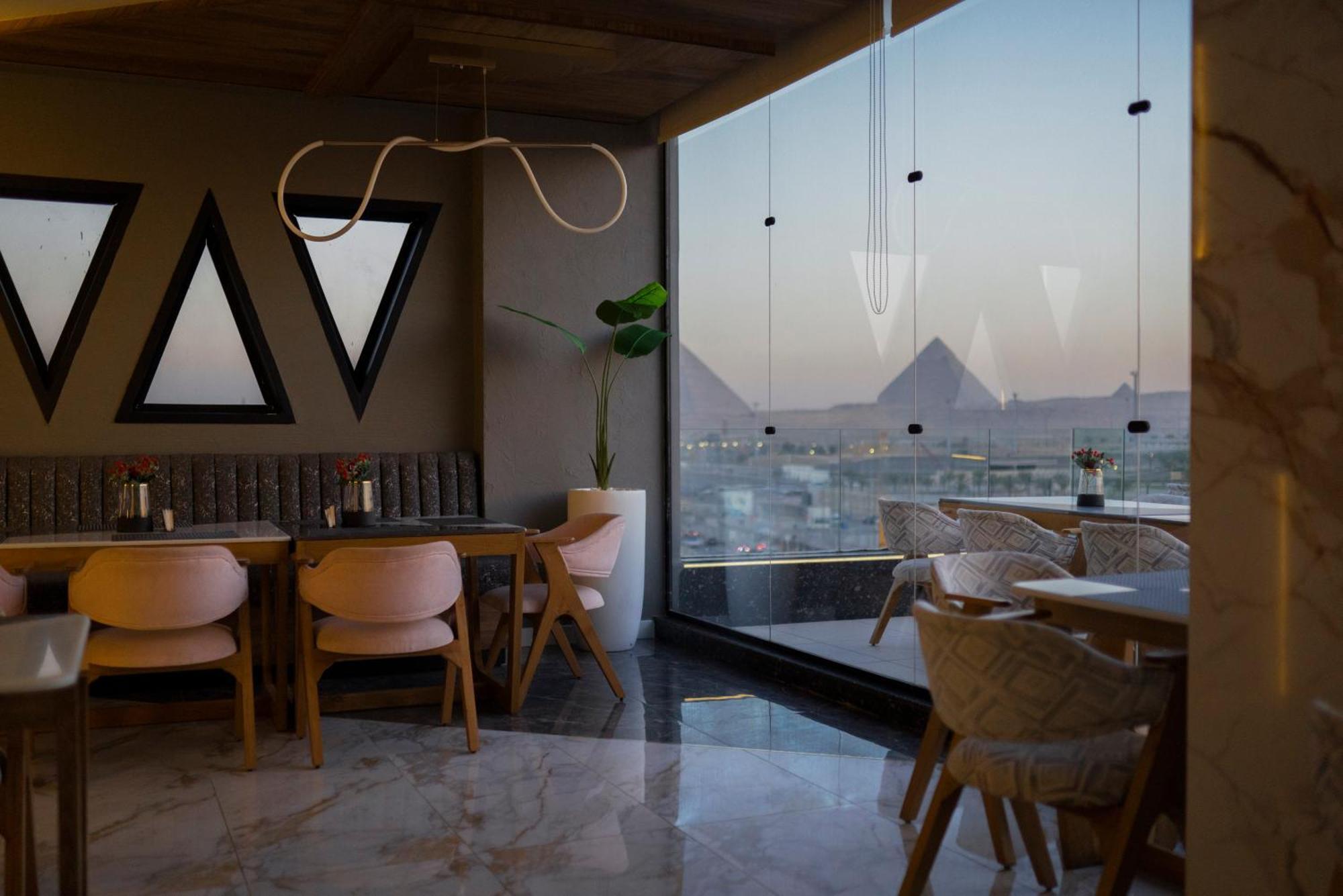 Royal Great Pyramid Inn Kafr Ghatati Bagian luar foto