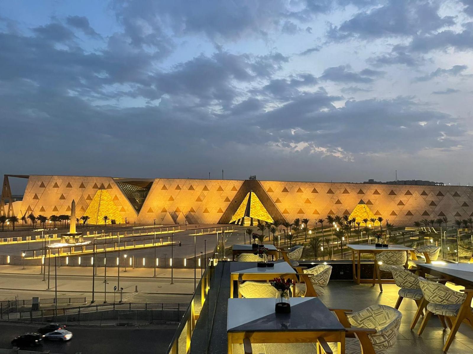 Royal Great Pyramid Inn Kafr Ghatati Bagian luar foto