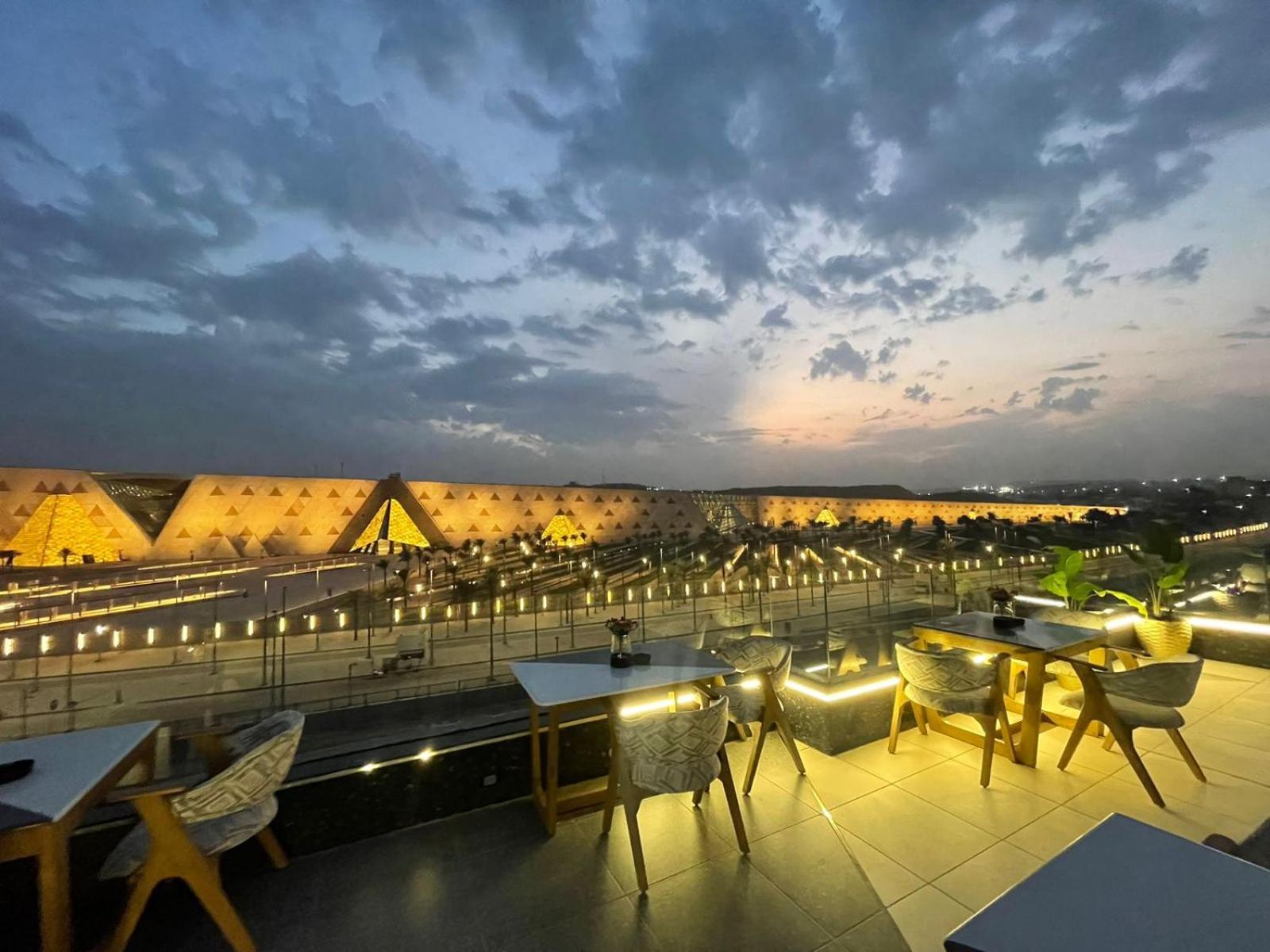 Royal Great Pyramid Inn Kafr Ghatati Bagian luar foto