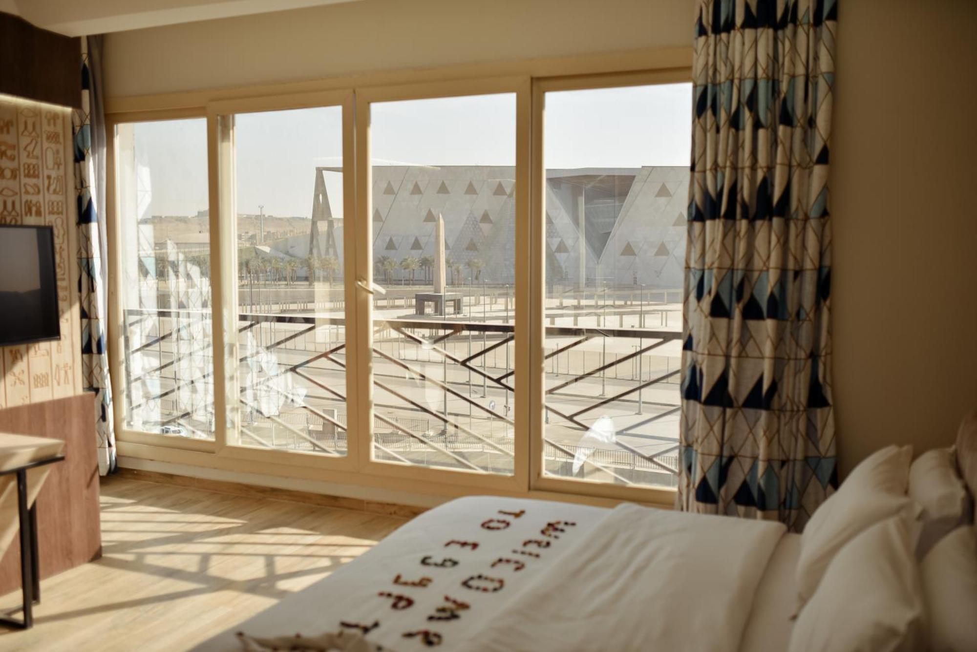 Royal Great Pyramid Inn Kafr Ghatati Bagian luar foto