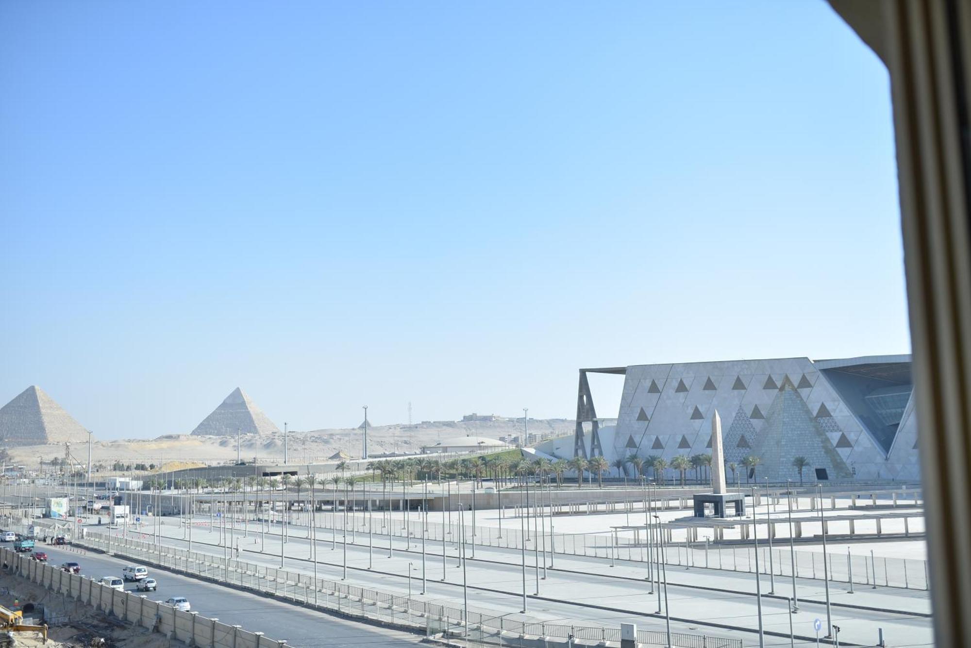 Royal Great Pyramid Inn Kafr Ghatati Bagian luar foto