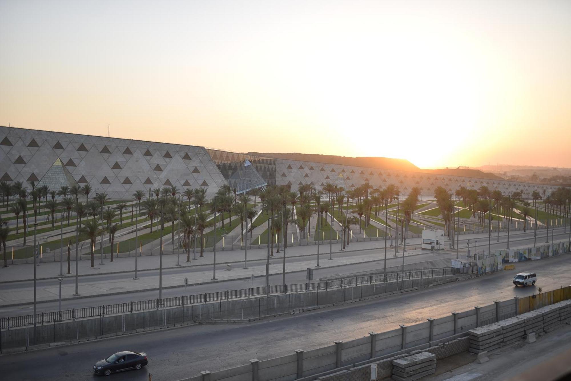 Royal Great Pyramid Inn Kafr Ghatati Bagian luar foto