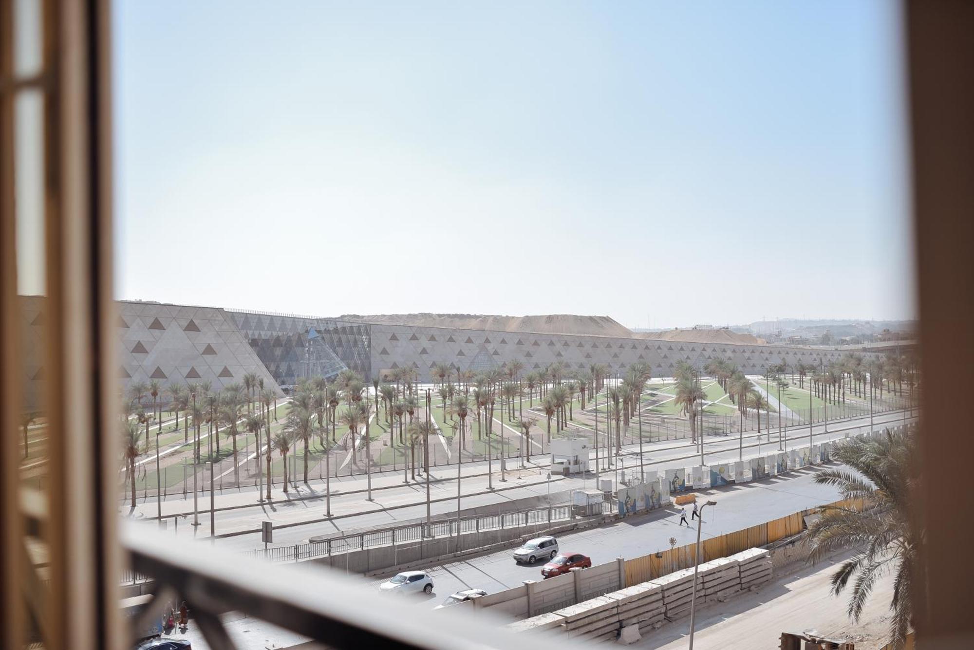 Royal Great Pyramid Inn Kafr Ghatati Bagian luar foto