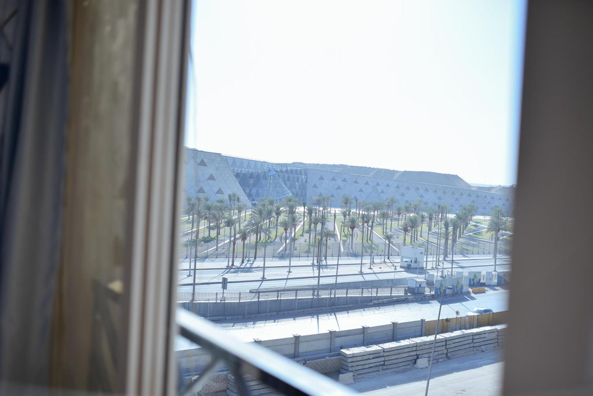 Royal Great Pyramid Inn Kafr Ghatati Bagian luar foto