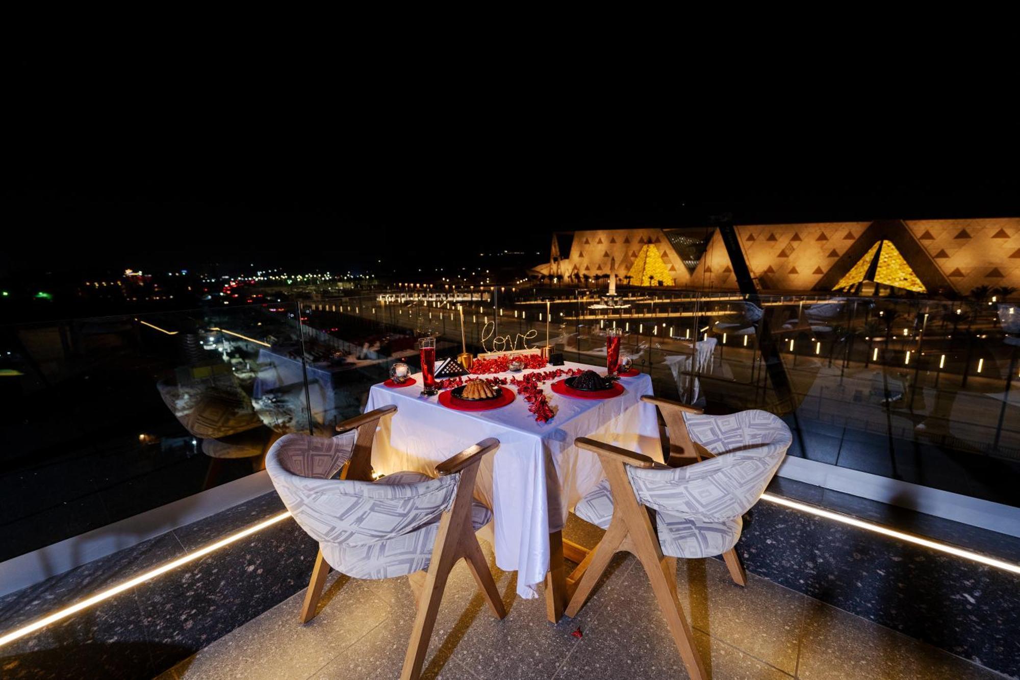 Royal Great Pyramid Inn Kafr Ghatati Bagian luar foto