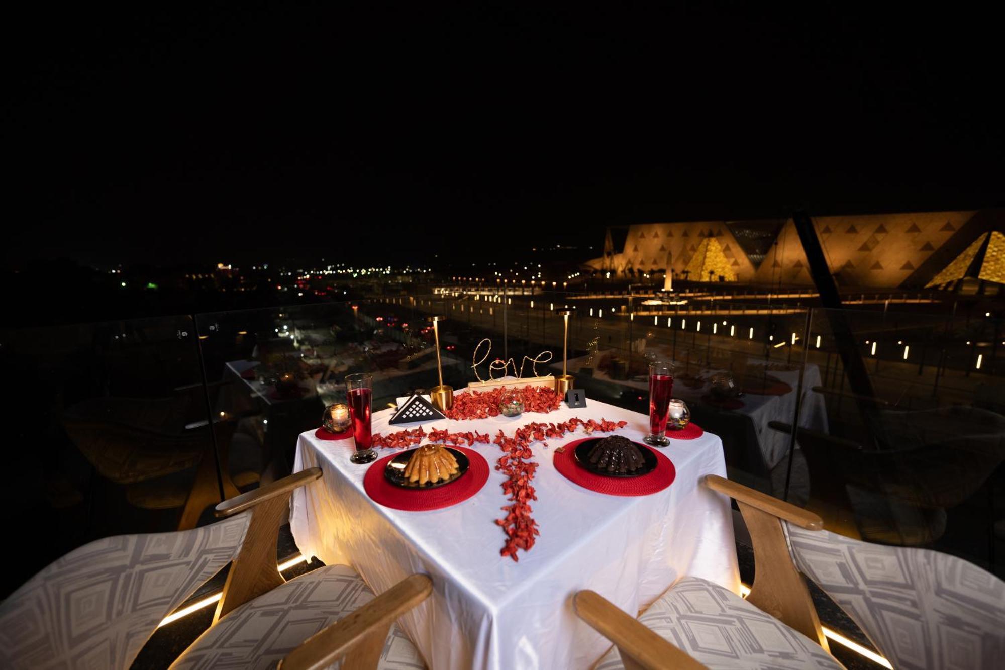 Royal Great Pyramid Inn Kafr Ghatati Bagian luar foto