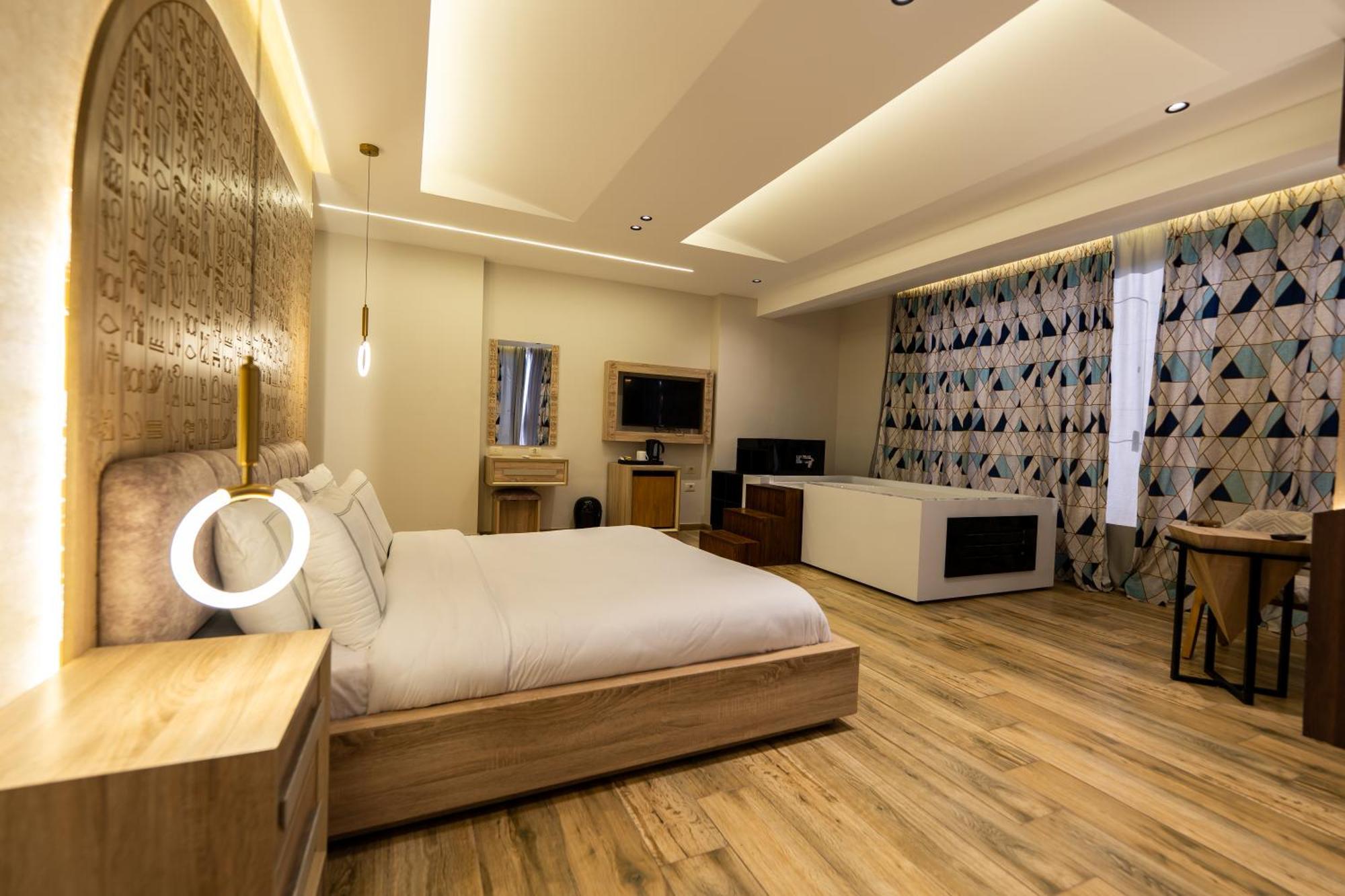 Royal Great Pyramid Inn Kafr Ghatati Bagian luar foto