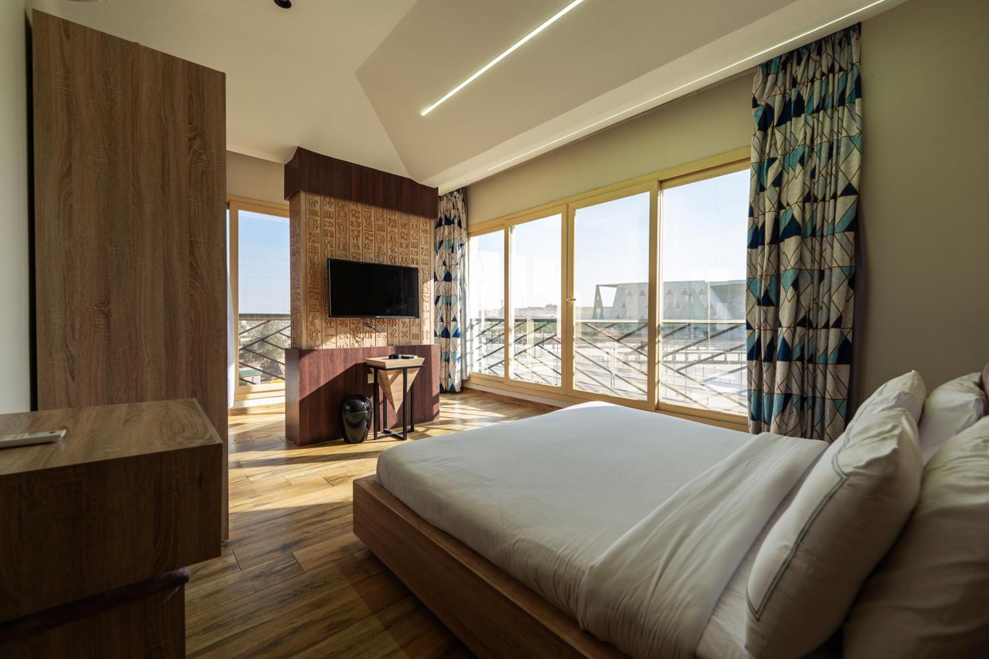 Royal Great Pyramid Inn Kafr Ghatati Bagian luar foto