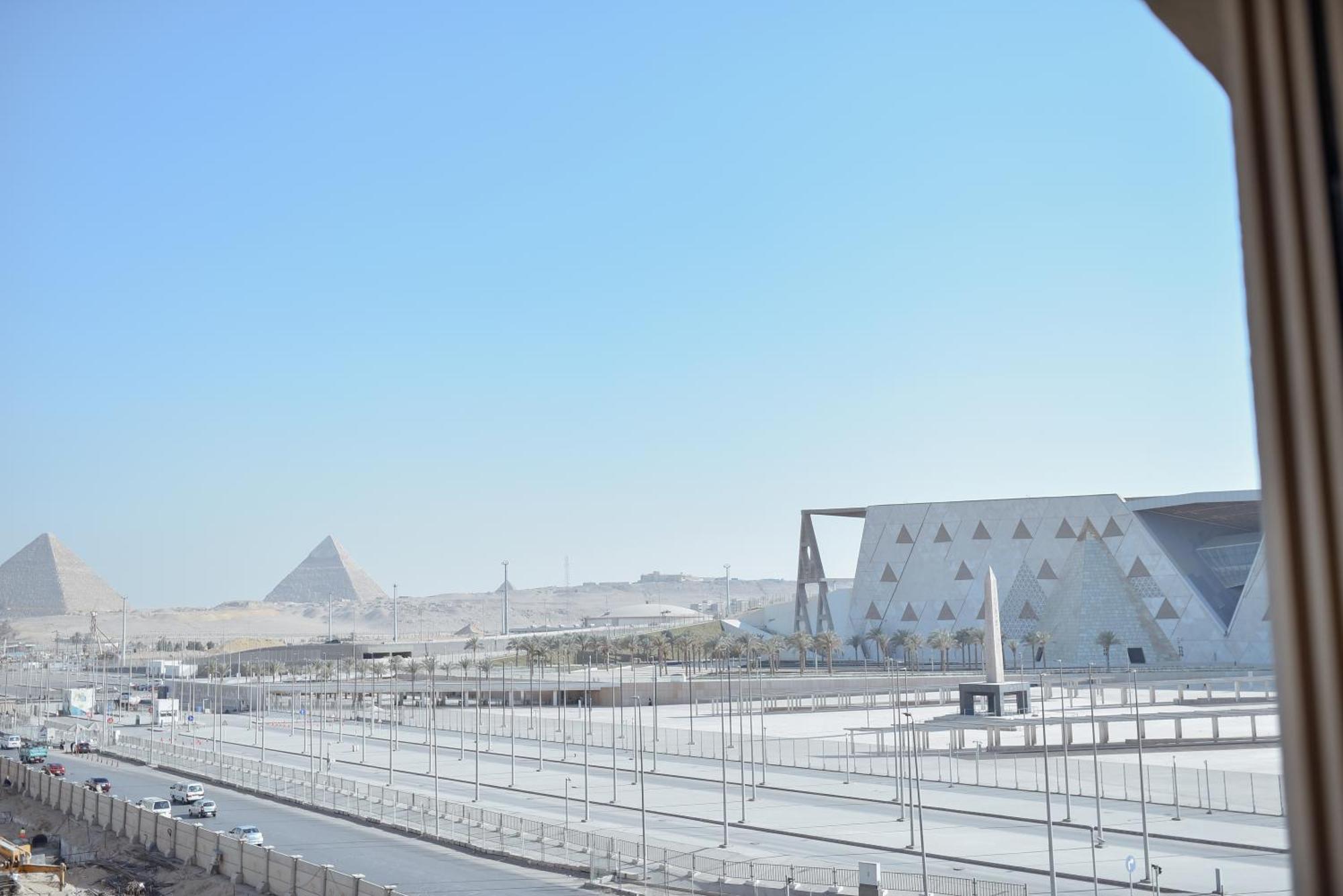 Royal Great Pyramid Inn Kafr Ghatati Bagian luar foto